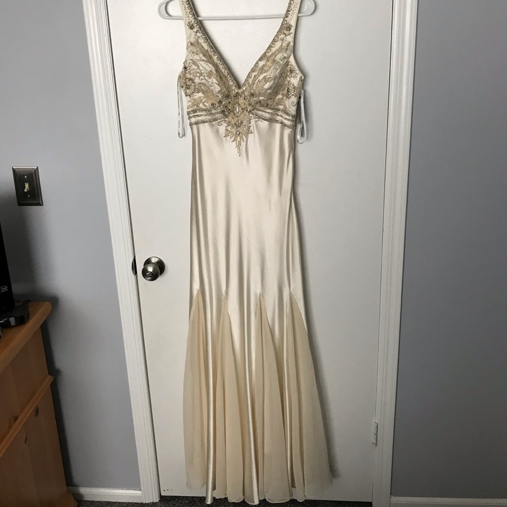 STUNNING Sue Wong Formal Evening Gown